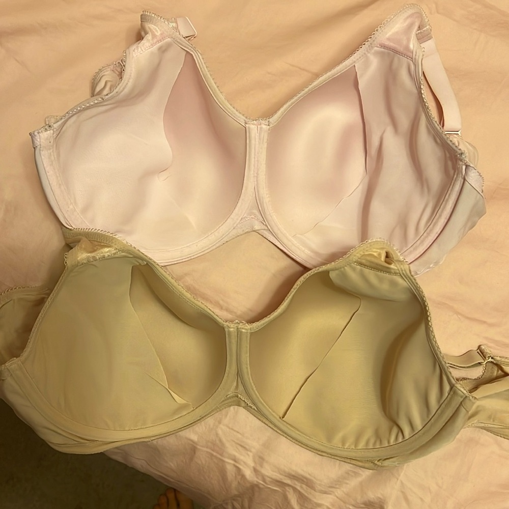 Two wacoal T-shirt Bras 853192 38G